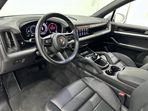 2024 Porsche Cayenne AWD