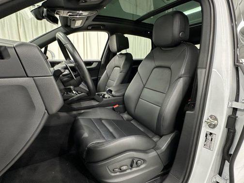 2024 Porsche Cayenne AWD