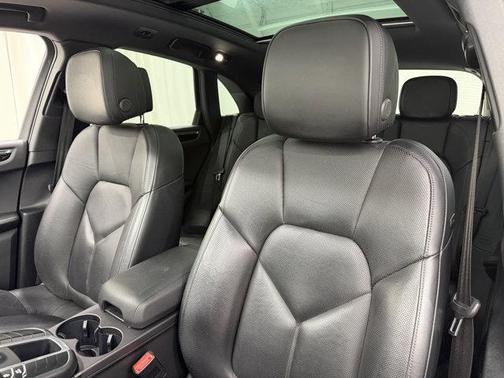 Volcano Grey Metallic 2021 Porsche Macan Macan