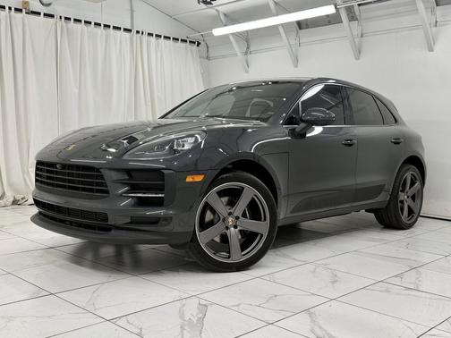 Volcano Grey Metallic 2021 Porsche Macan Macan