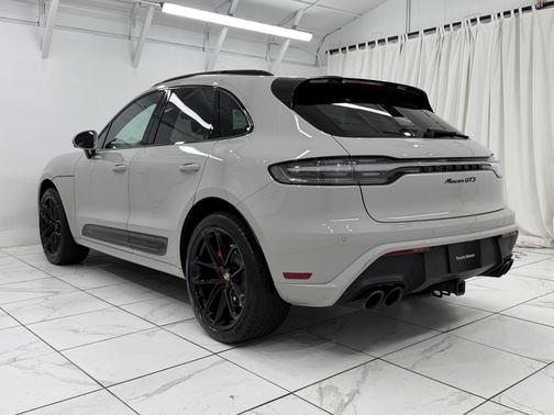 Chalk 2024 Porsche Macan Macan GTS