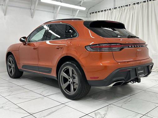 2025 Porsche Macan AWD