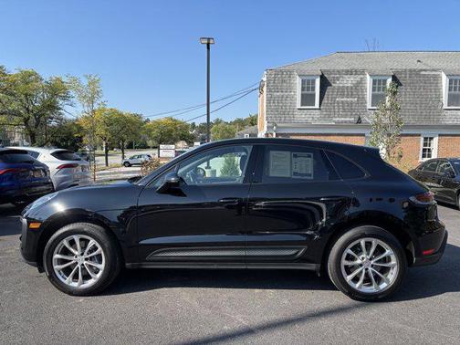 2023 Porsche Macan T