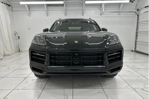 2025 Porsche Cayenne AWD
