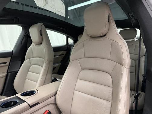 2022 Porsche Taycan RWD