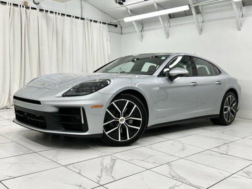 2024 Porsche Panamera 4
