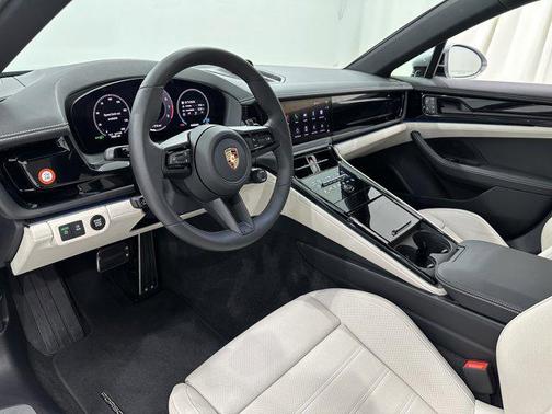 2024 Porsche Panamera 4