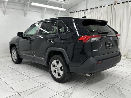 2020 Toyota RAV4 Hybrid XLE