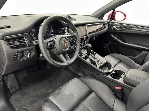 2025 Porsche Macan GTS