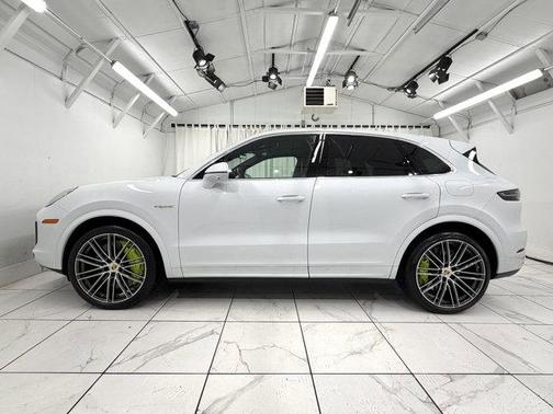 2023 Porsche Cayenne Cayenne Turbo S E-Hybrid