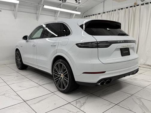 2023 Porsche Cayenne Cayenne Turbo S E-Hybrid