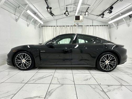 2025 Porsche Taycan 4