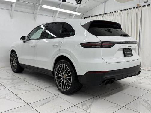 2023 Porsche Cayenne Platinum Edition