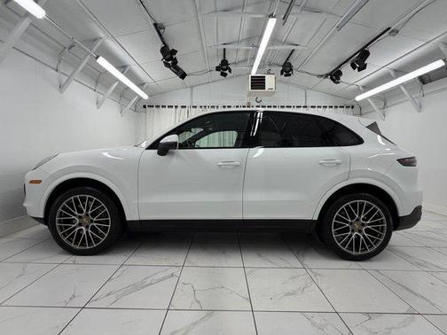 2023 Porsche Cayenne Platinum Edition
