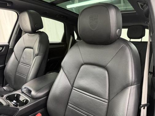 2022 Porsche Cayenne Platinum Edition