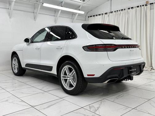 2026 Porsche Macan 