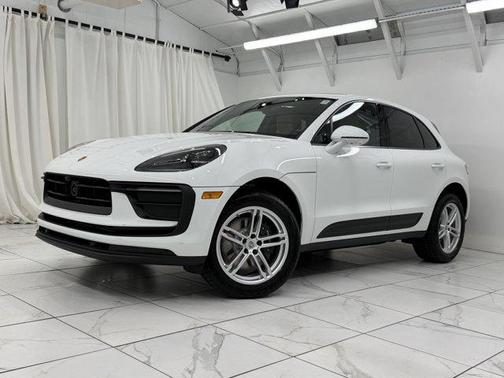 2026 Porsche Macan 