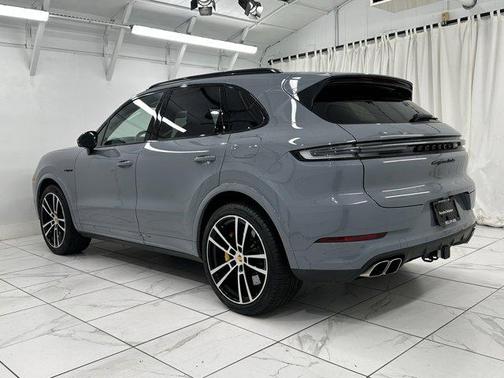 2024 Porsche Cayenne E-Hybrid S
