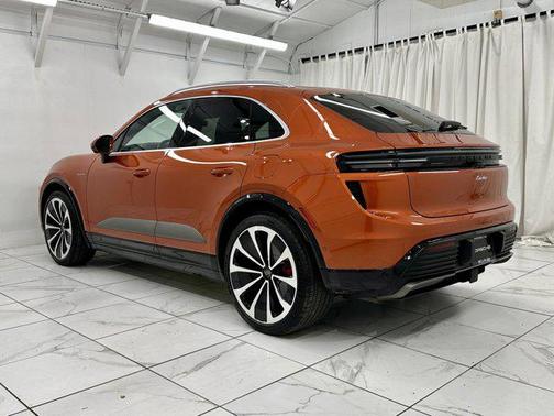 2024 Porsche Macan Turbo