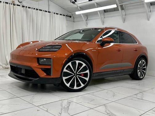 2024 Porsche Macan Turbo