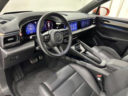 2024 Porsche Macan Turbo