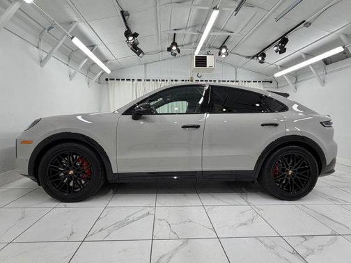 2026 Porsche Cayenne GTS