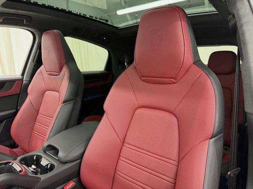 2026 Porsche Cayenne GTS