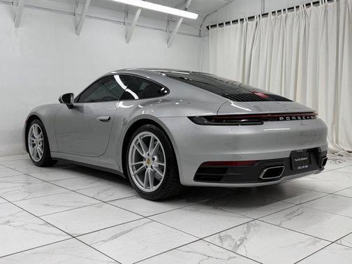 2020 Porsche 911 Carrera