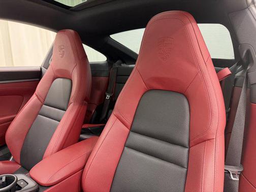 2020 Porsche 911 Carrera