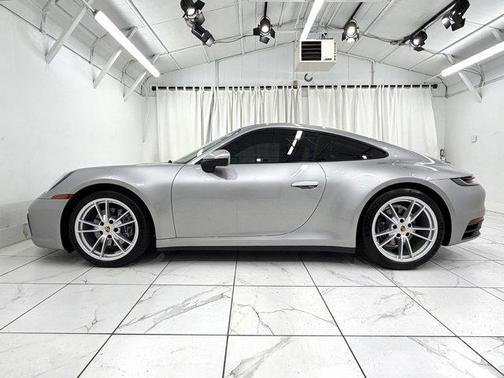 2020 Porsche 911 Carrera