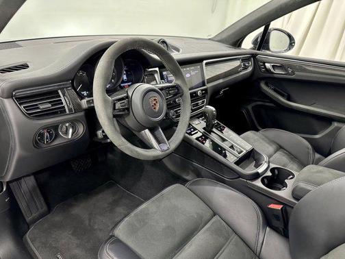 2025 Porsche Macan GTS