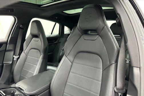 2025 Porsche Panamera 4
