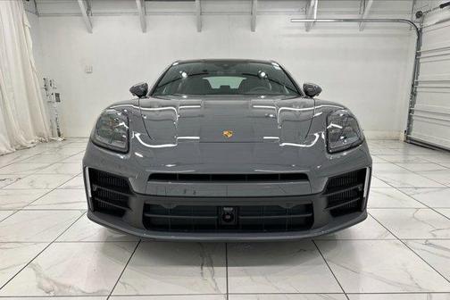 2025 Porsche Panamera 4