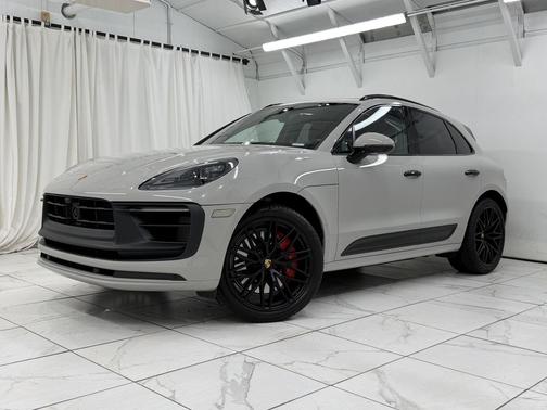Chalk 2023 Porsche Macan Macan GTS