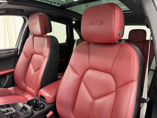 Chalk 2023 Porsche Macan Macan GTS