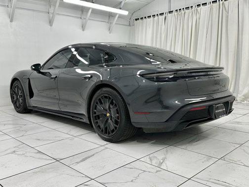 2022 Porsche Taycan GTS