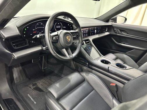 2022 Porsche Taycan GTS