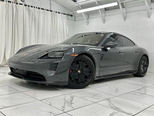 2022 Porsche Taycan GTS
