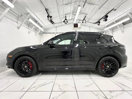 2021 Porsche Cayenne GTS