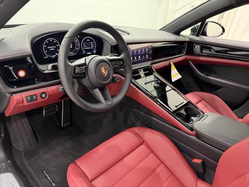 2026 Porsche Panamera 4