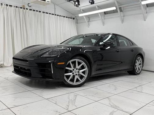 2026 Porsche Panamera 4