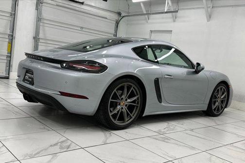 2021 Porsche 718 Cayman T