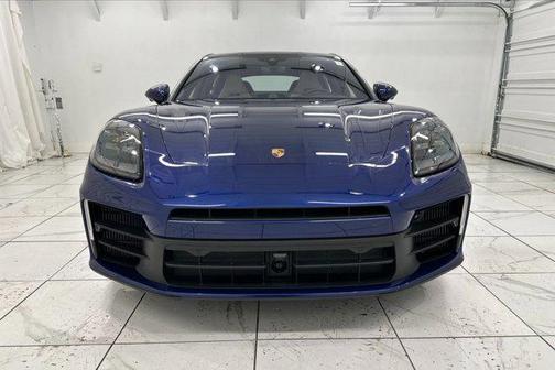 2024 Porsche Panamera 4