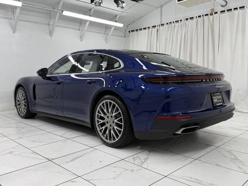 2024 Porsche Panamera 4