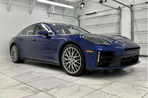 2024 Porsche Panamera 4