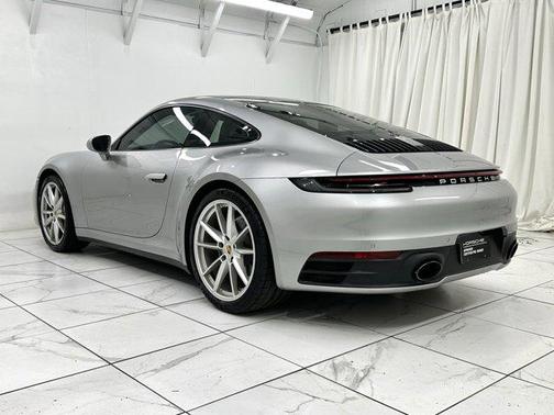 2021 Porsche 911 Carrera
