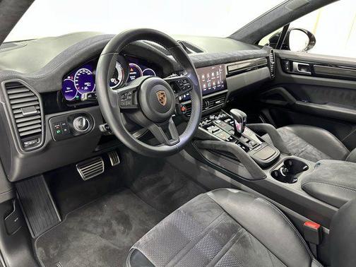 2023 Porsche Cayenne Turbo GT