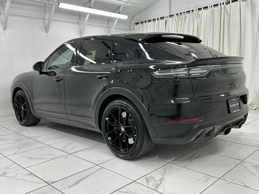 2023 Porsche Cayenne Turbo GT
