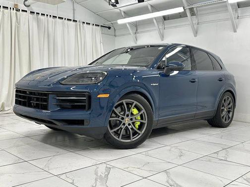 2024 Porsche Cayenne E-Hybrid S