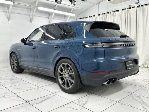2024 Porsche Cayenne E-Hybrid S